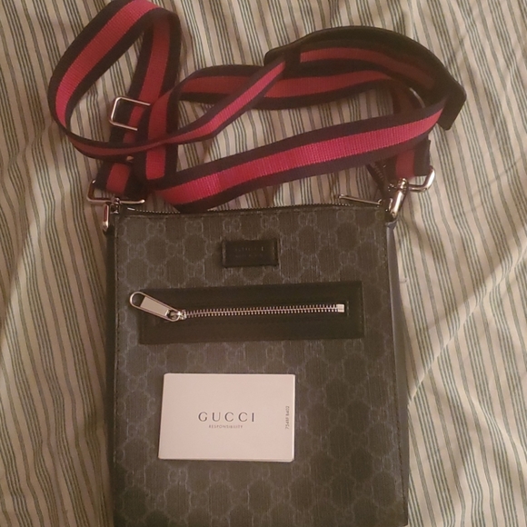 Gucci messenger bag